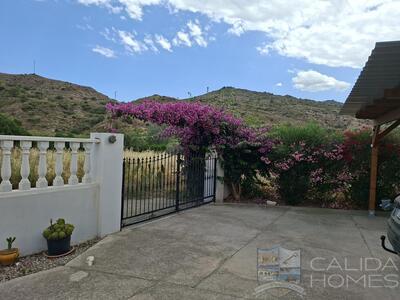 Villa Viola: Resale Villa in Arboleas, Almería