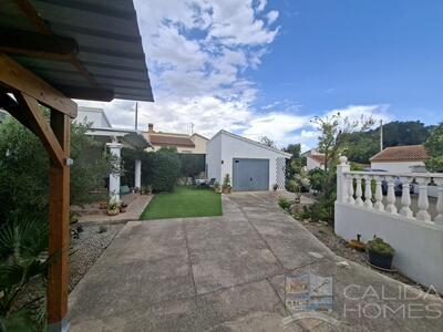 Villa Viola: Resale Villa in Arboleas, Almería