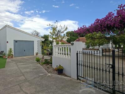 Villa Viola: Resale Villa in Arboleas, Almería