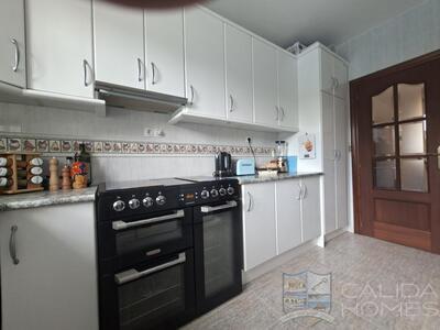 Villa Viola: Resale Villa in Arboleas, Almería