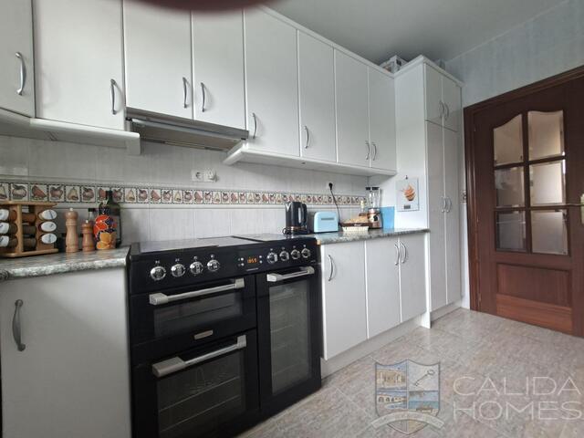 Villa Viola: Resale Villa for Sale in Arboleas, Almería