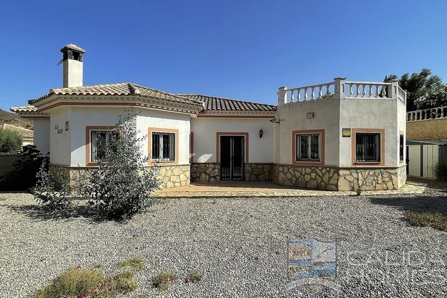 Villa Viola: Resale Villa for Sale in Arboleas, Almería