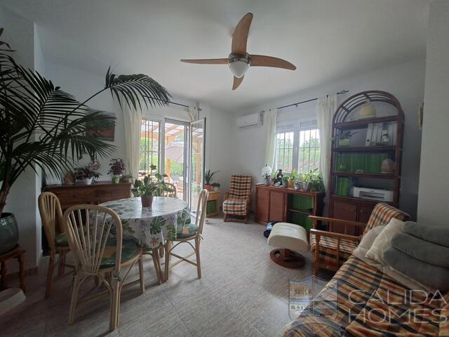 Villa Viola: Resale Villa for Sale in Arboleas, Almería