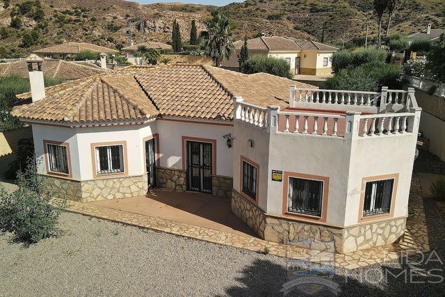 Villa Viola: Resale Villa for Sale in Arboleas, Almería