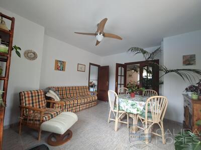 Villa Viola: Resale Villa in Arboleas, Almería