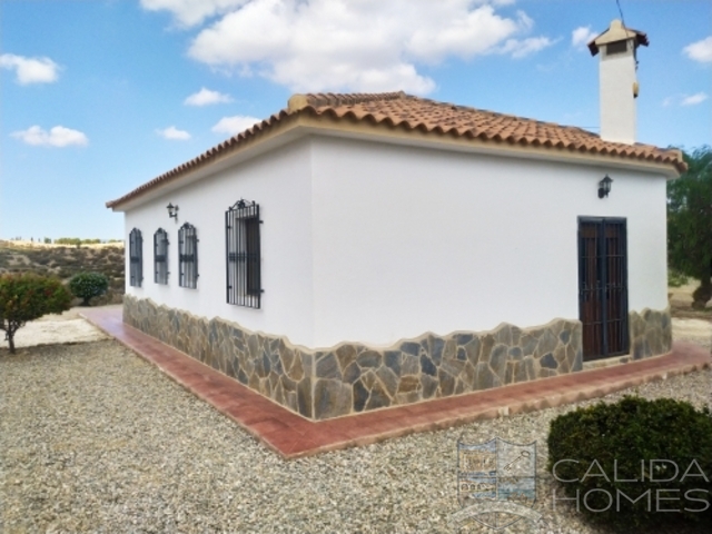 Villa Violeta: Herverkoop Villa te Koop in Arboleas, Almería