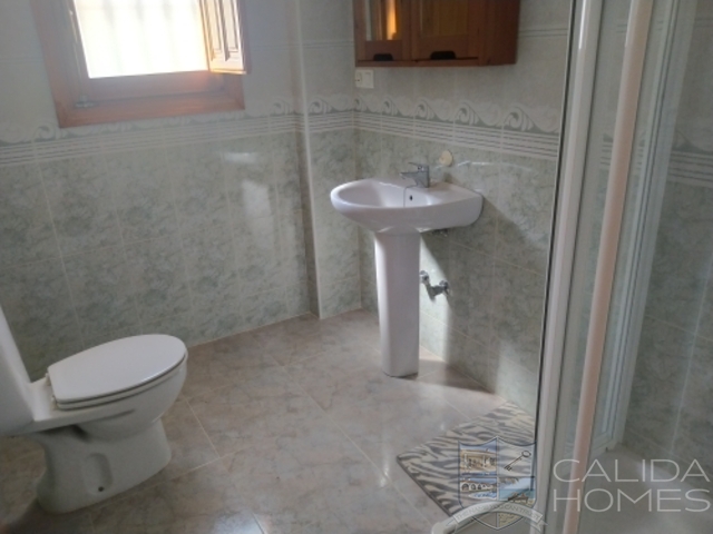 Villa Violeta: Resale Villa for Sale in Arboleas, Almería