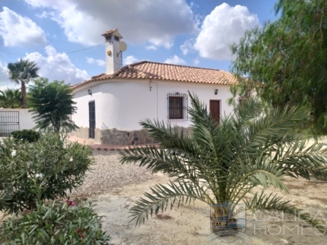 Villa Violeta: Herverkoop Villa te Koop in Arboleas, Almería