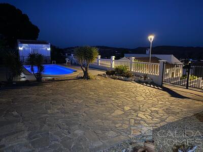 Villa Vista Buena: Resale Villa in Arboleas, Almería