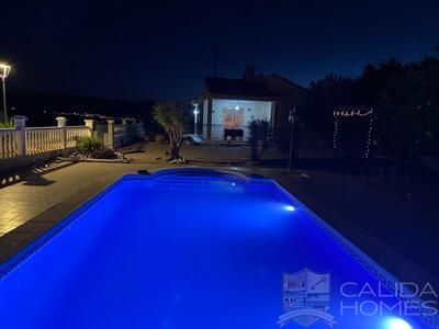 Villa Vista Buena: Resale Villa in Arboleas, Almería