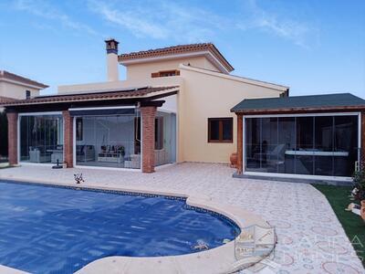 Villa Vista Bueno: Resale Villa in Arboleas, Almería