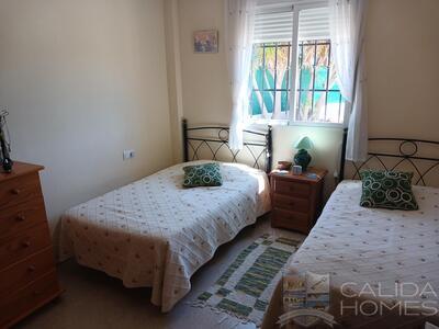 Villa Vista Buena: Resale Villa in Arboleas, Almería
