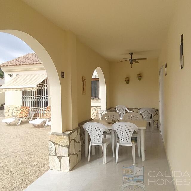 Villa Vista Magnifica: Resale Villa for Sale in Arboleas, Almería