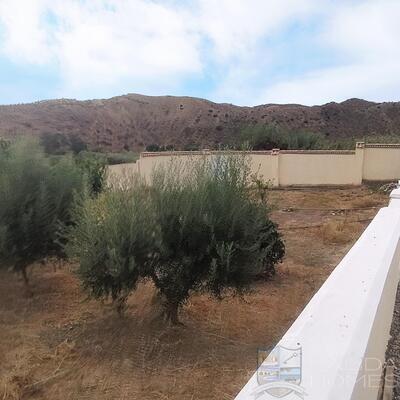 Villa Vista Magnifica: Resale Villa in Arboleas, Almería