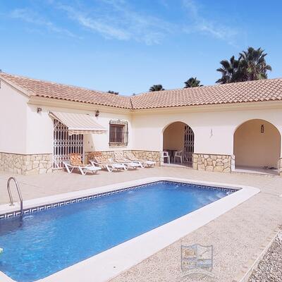 Villa Vista Magnifica: Resale Villa in Arboleas, Almería