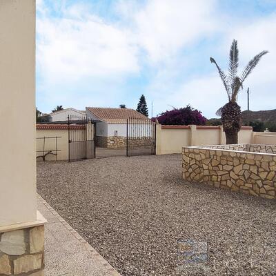 Villa Vista Magnifica: Resale Villa in Arboleas, Almería