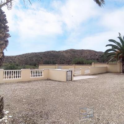 Villa Vista Magnifica: Resale Villa in Arboleas, Almería