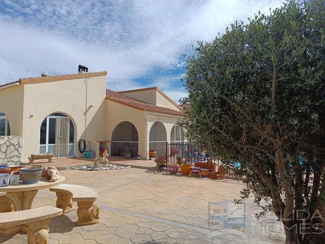 Villa Welcome : Herverkoop Villa te Koop in Arboleas, Almería