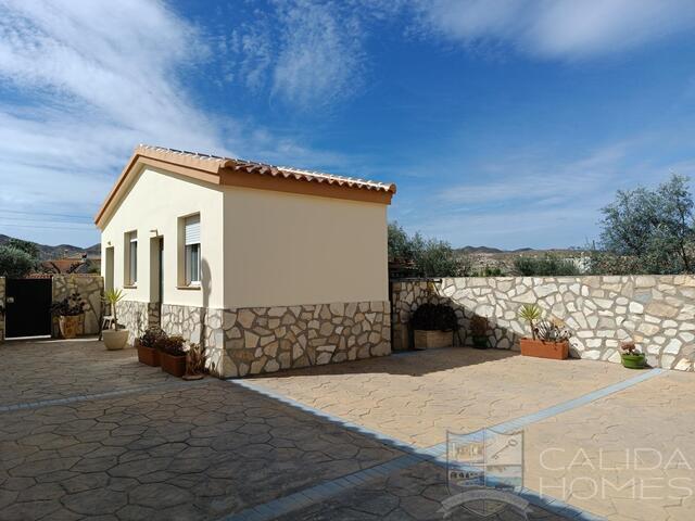 Villa Welcome : Herverkoop Villa te Koop in Arboleas, Almería