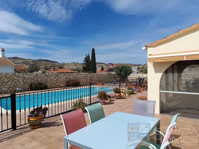 Villa Welcome : Revente Villa à vendre dans Arboleas, Almería