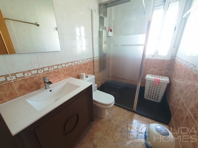 Villa Willow: Resale Villa for Sale in Partaloa, Almería