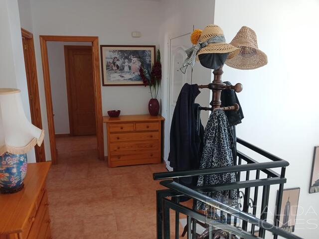 Villa Xanadu: Resale Villa for Sale in Albox, Almería