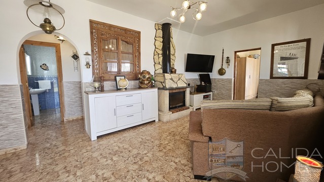 Villa Zinnia: Resale Villa for Sale in Partaloa, Almería