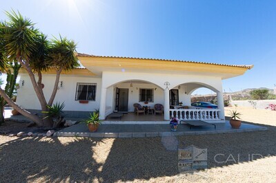 Villas Nueva: Resale Villa in Cucador, Almería